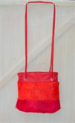 Hotsjok design taske i rød og orange koskind med hår